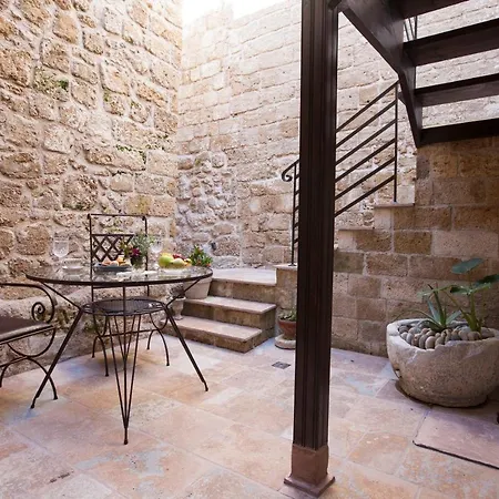 Porolithos Boutique *