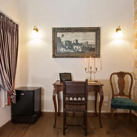 Porolithos Boutique