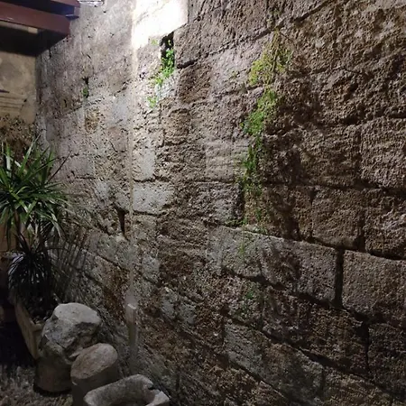Porolithos Boutique Ξενοδοχείο *