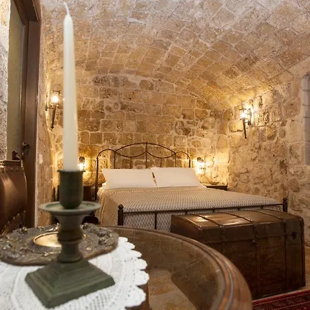 Porolithos Boutique *