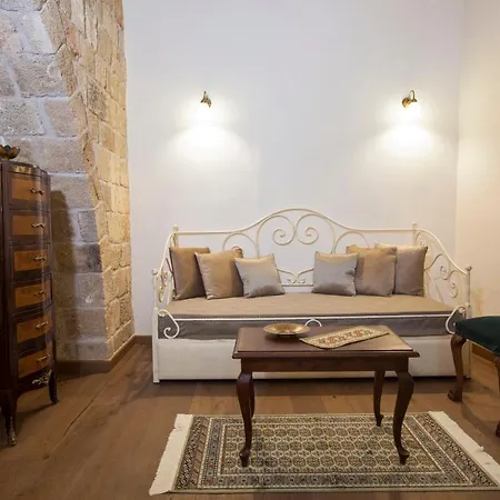 Porolithos Boutique *