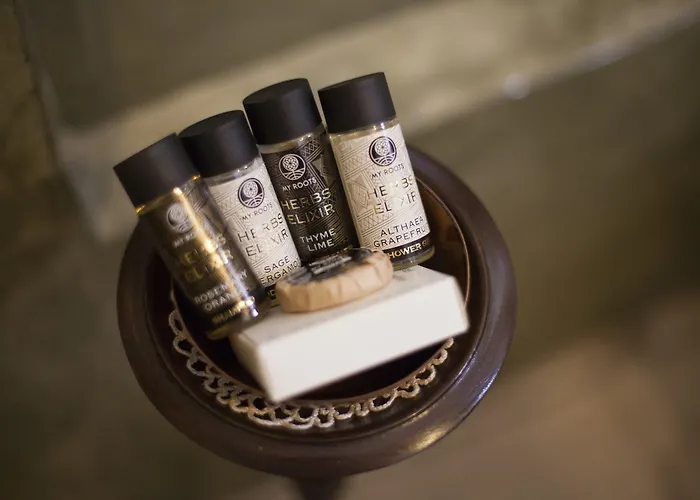Porolithos Boutique