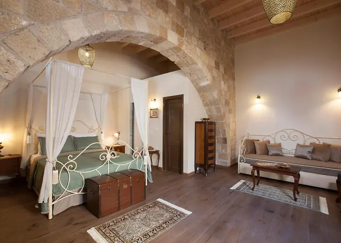 Porolithos Boutique