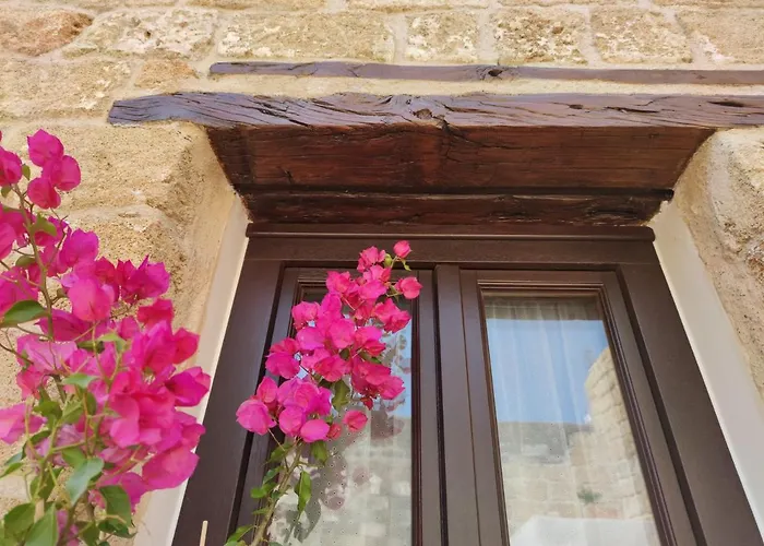 Porolithos Boutique