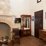 Porolithos Boutique *