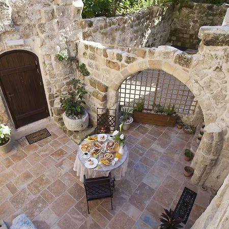 Porolithos Boutique Hotell *