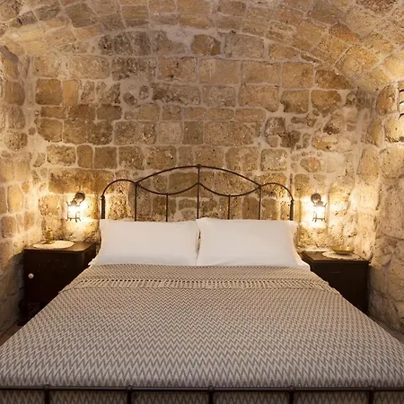 Porolithos Boutique Hotell