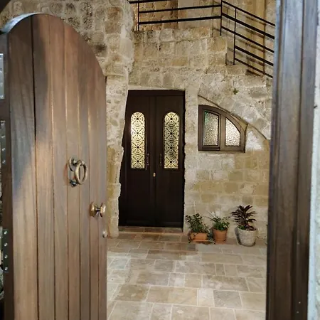 Porolithos Boutique Hotell
