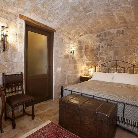 Porolithos Boutique *