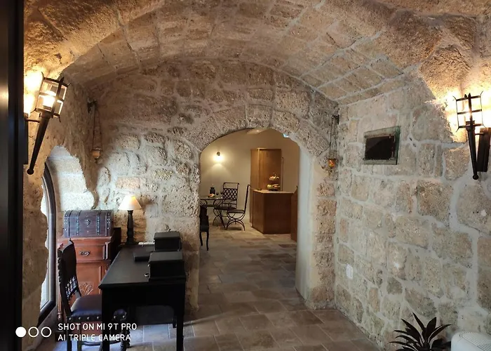 Porolithos Boutique *