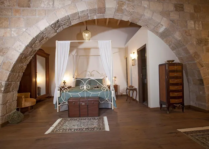 Porolithos Boutique *