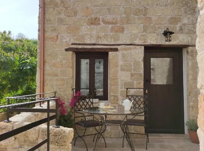 Porolithos Boutique *