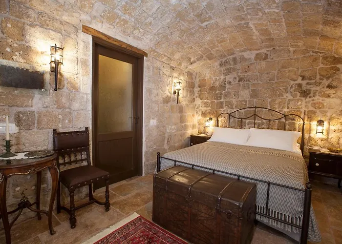 Porolithos Boutique *