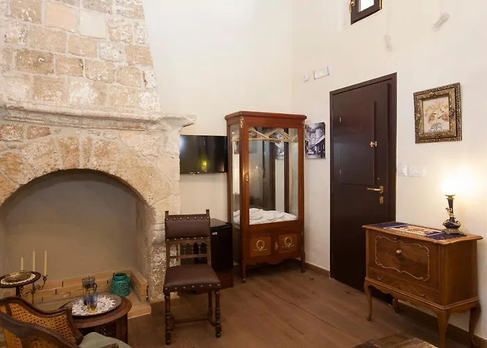 Porolithos Boutique *