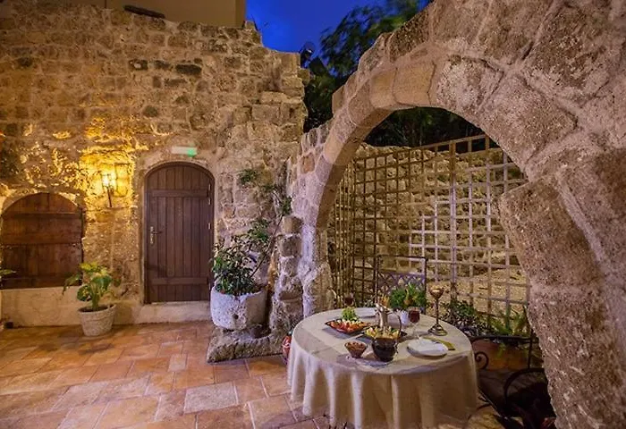 Porolithos Boutique Hotel