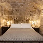Porolithos Boutique Hotel