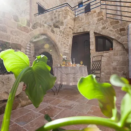 Porolithos Boutique