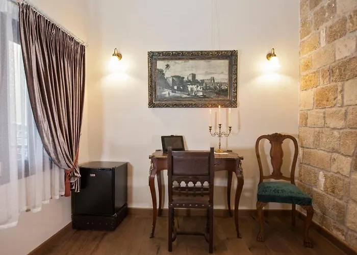 Porolithos Boutique